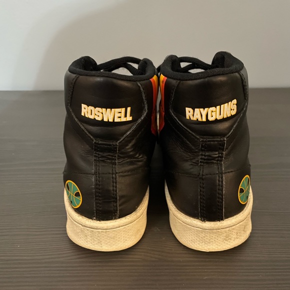 CONVERSE all Star black leather Rayguns and Roswell size 4 limited hightop - Picture 2 of 7